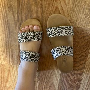 Cliffs leopard print sandals